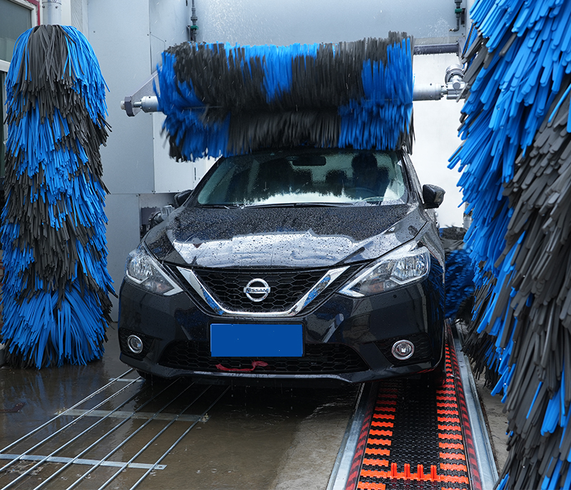 Conveyor belt of the car washing machine 