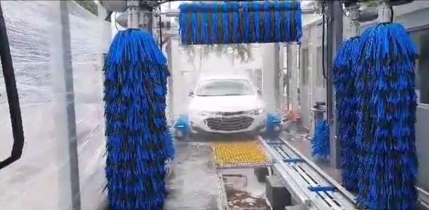 Risense tunnel car wash machine CC-692 installed in Latin America