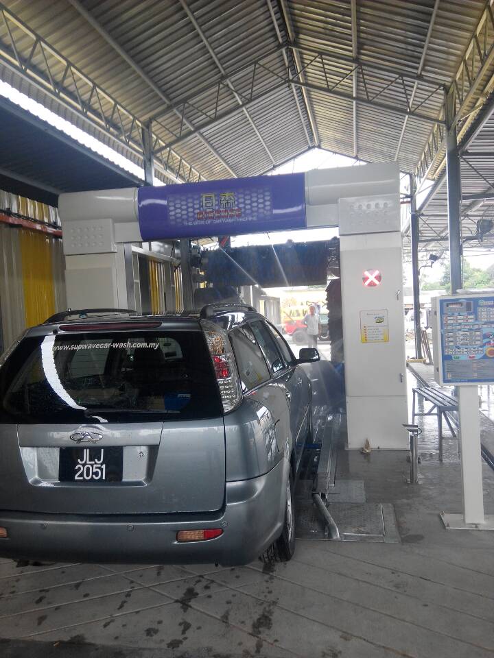 Risense tunnel car wash machine CC-690 installed in Malaysia! 