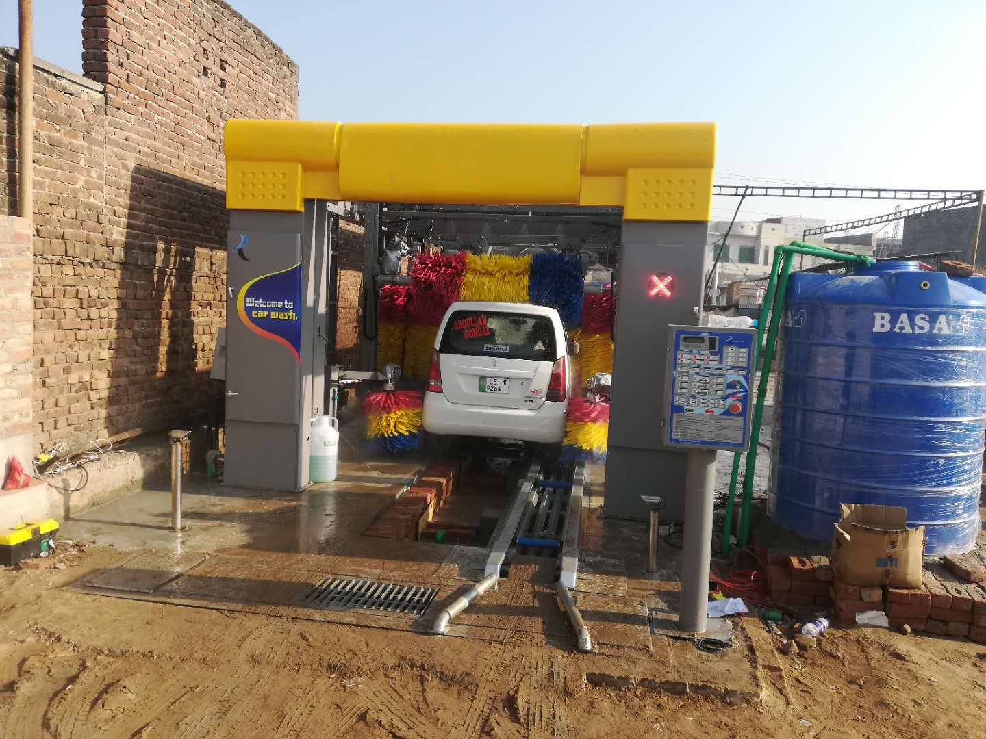 Risense tunnel car wash machine installed CC-670 in Pakistan