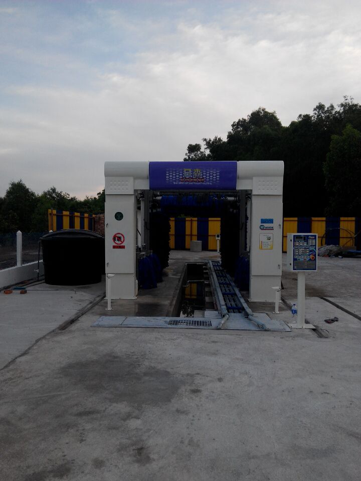 Risense tunnel car wash machine installed in Malaysia